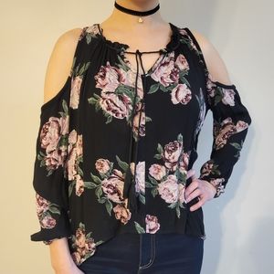 Super Cute Rue 21 cut off shoulder floral top